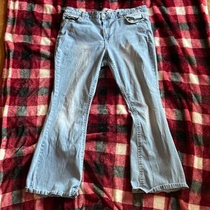 True Leech Womans Light-Washed Bootcut Jeans